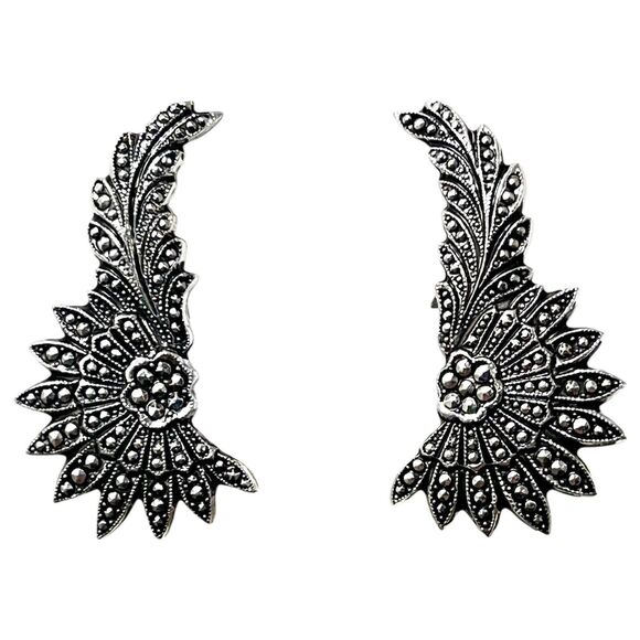 Vintage Clip On Earrings, Made in W. Germany, Silvertone, Feather Look, Must See - Picture 1 of 5